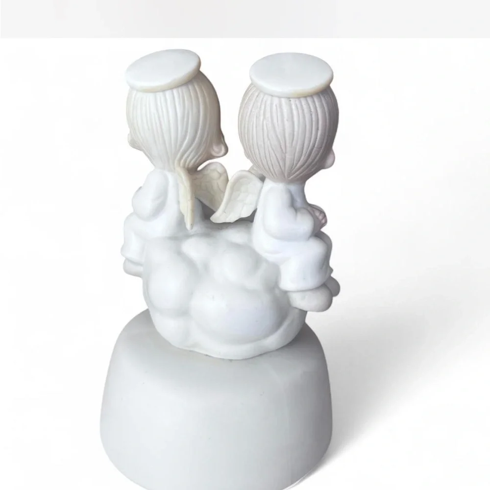 Vintage Precious Moments ‘…But Love Gies on Forever’ figurine!!!!